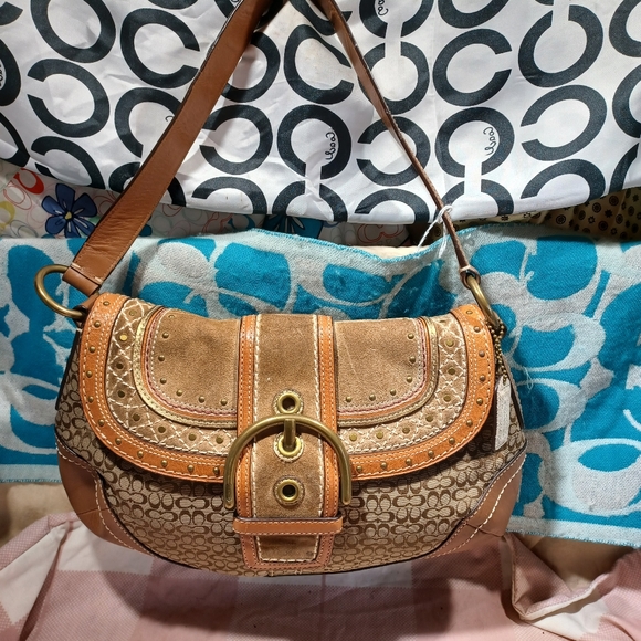 Coach Handbags - Coach soho hobo